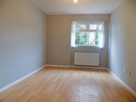 4 bedroom Terraced House to let in Glenwood Park, Dunmurry, BT17