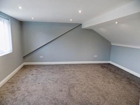 4 bedroom Terraced House to let in Glenwood Park, Dunmurry, BT17