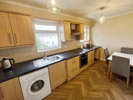 2 bedroom Apartment to let in Lawnmount Crescent, Lisburn, BT27