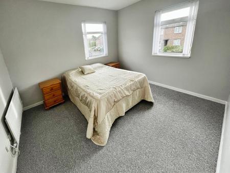 2 bedroom Apartment to let in Lawnmount Crescent, Lisburn, BT27