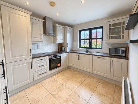 3 bedroom Semi-detached house to let in Mornington Gardens, Lisburn, BT28