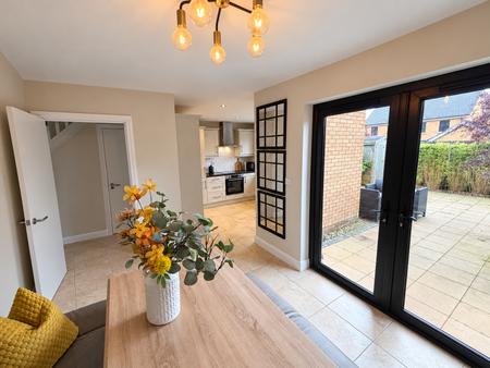 3 bedroom Semi-detached house to let in Mornington Gardens, Lisburn, BT28