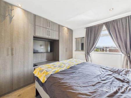 2 bedroom Flat for sale in Meade Close, Prescot, L35