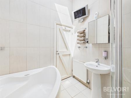 1 bedroom Barn Conversion for sale in Warrington Road, Rainhill, L35