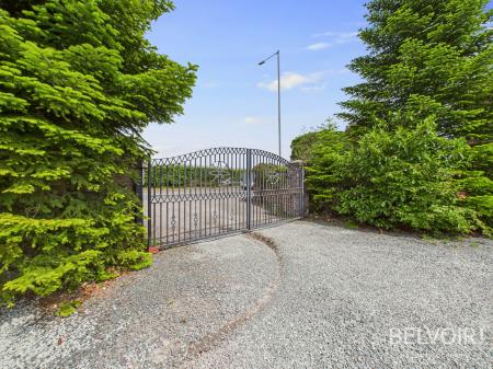 1 bedroom Barn Conversion for sale in Warrington Road, Rainhill, L35