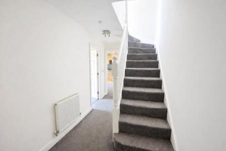 2 bedroom Flat to let in Meribel Square, Prescot, L34