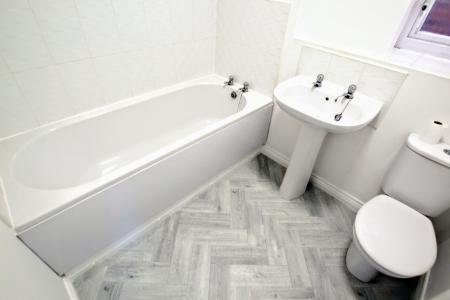 3 bedroom Detached house to let in Layton Way, Prescot, L34