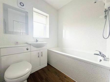 2 bedroom Flat to let in Hughes Avenue, Whiston, L35