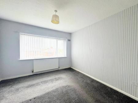 2 bedroom Flat to let in Hughes Avenue, Whiston, L35