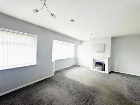2 bedroom Flat to let in Hughes Avenue, Whiston, L35
