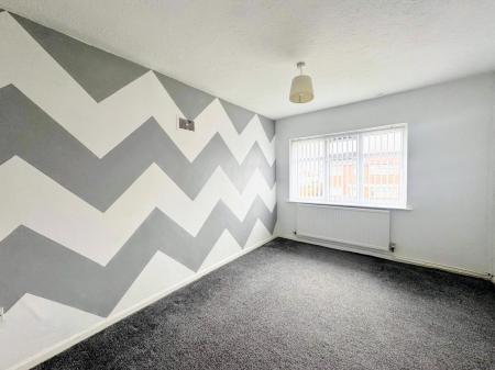 2 bedroom Flat to let in Hughes Avenue, Whiston, L35