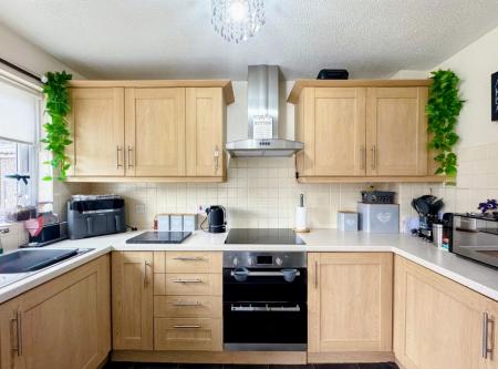 3 bedroom Semi-detached house to let in Primula Drive, Walton, L9