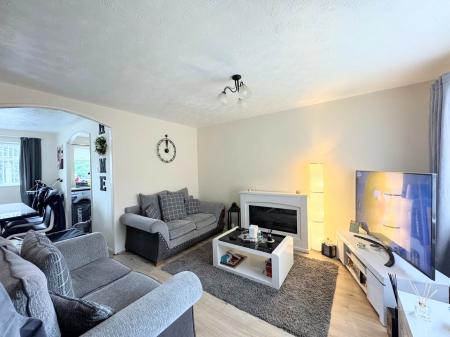3 bedroom Semi-detached house to let in Primula Drive, Walton, L9
