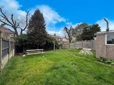 3 bedroom Semi-detached house to let in Primula Drive, Walton, L9