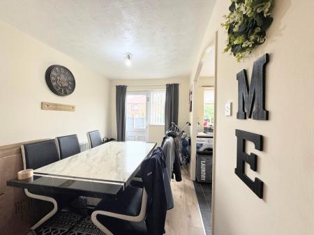 3 bedroom Semi-detached house to let in Primula Drive, Walton, L9