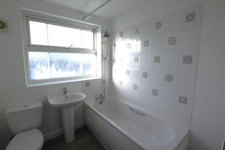 2 bedroom Flat to let in Stanley Road, Huyton, L36