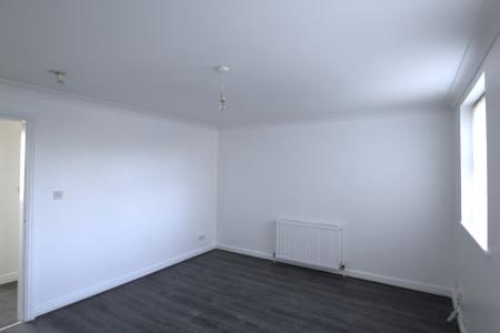 2 bedroom Flat to let in Stanley Road, Huyton, L36