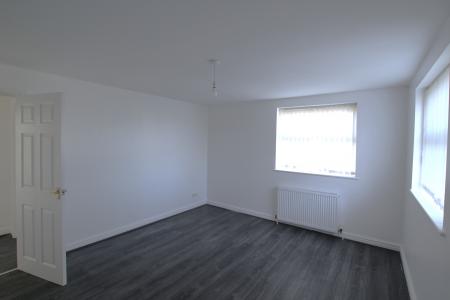 2 bedroom Flat to let in Stanley Road, Huyton, L36