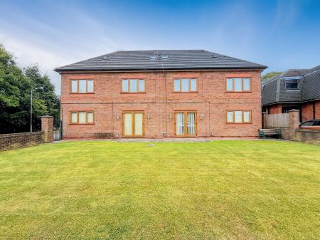 2 bedroom Apartment for sale in Ritherup Lane, Rainhill, Rainhill, L35