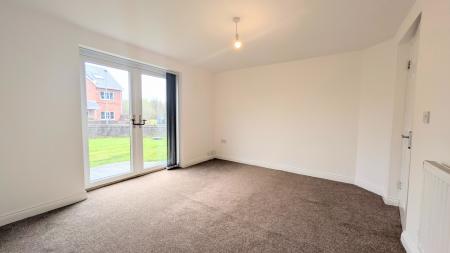 2 bedroom Apartment to let in Ritherup Lane, Rainhill, L35