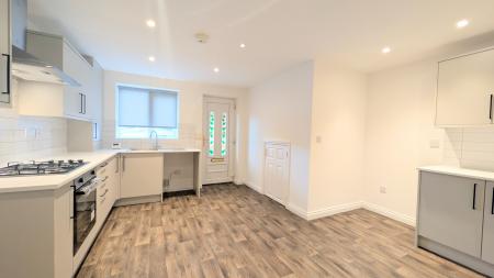 2 bedroom Apartment to let in Ritherup Lane, Rainhill, L35