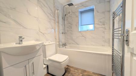 2 bedroom Apartment to let in Ritherup Lane, Rainhill, L35