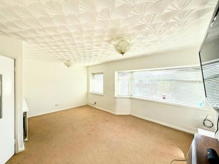 2 bedroom Flat to let in Hughes Avenue, Whiston, L35