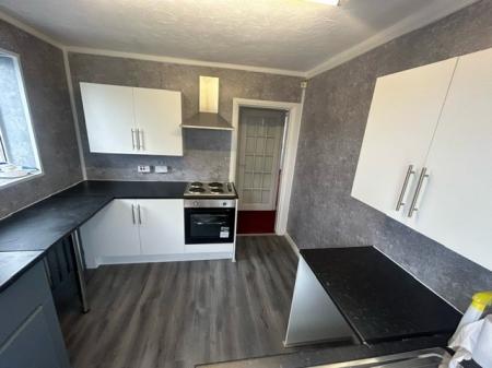 2 bedroom Flat to let in Hughes Avenue, Whiston, L35