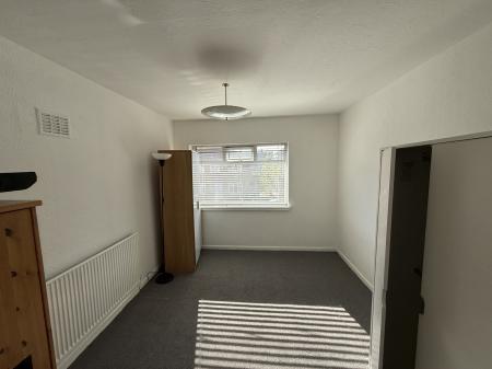 2 bedroom Flat to let in Hughes Avenue, Whiston, L35