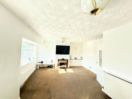 2 bedroom Flat to let in Hughes Avenue, Whiston, L35