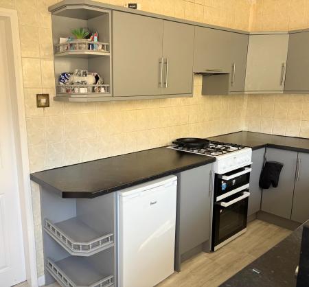 2 bedroom Terraced House to let in Radway Road, Huyton, L36