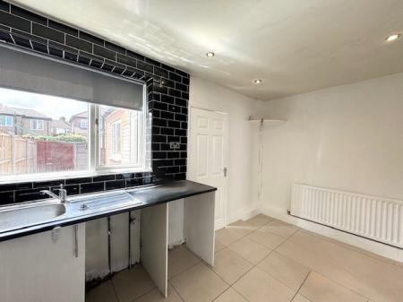 3 bedroom Terraced House to let in Brook Street, Whiston, L35