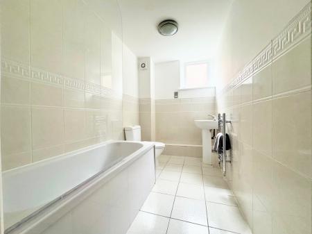 1 bedroom Flat to let in Meribel Square, Prescot, L34