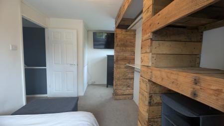 3 bedroom Semi-detached house to let in Green Road, Prescot, L34