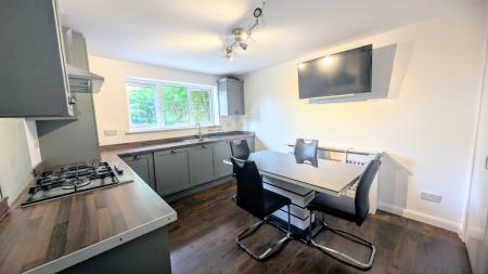 3 bedroom Semi-detached house to let in Green Road, Prescot, L34