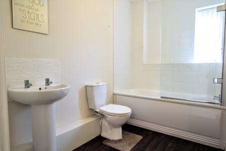 2 bedroom Flat to let in Brentwood Court, Prescot, L34