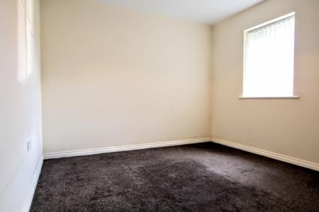 2 bedroom Flat to let in Brentwood Court, Prescot, L34