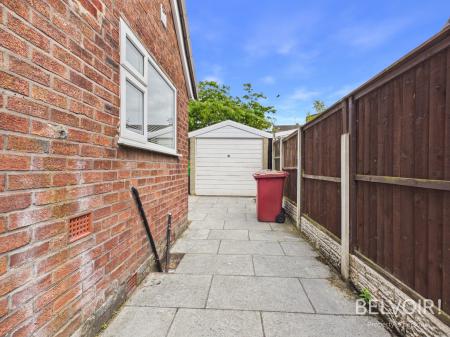 4 bedroom Semi-detached house for sale in Ravenhurst Way, Whiston, L35