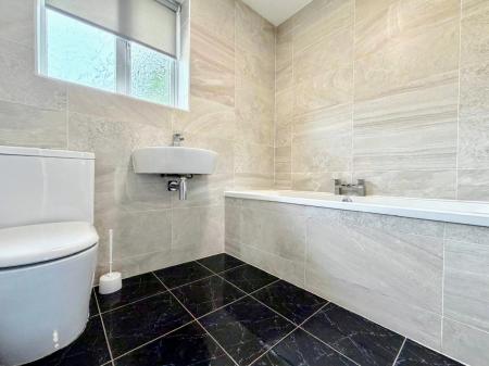 4 bedroom Detached house to let in Lawler Grove, Prescot, L34