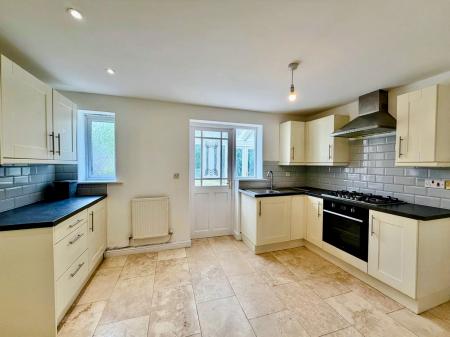 4 bedroom Detached house to let in Lawler Grove, Prescot, L34