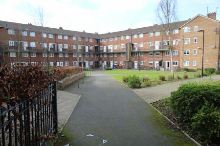 2 bedroom Ground floor maisonette to let in Elm House, Prescot, L34