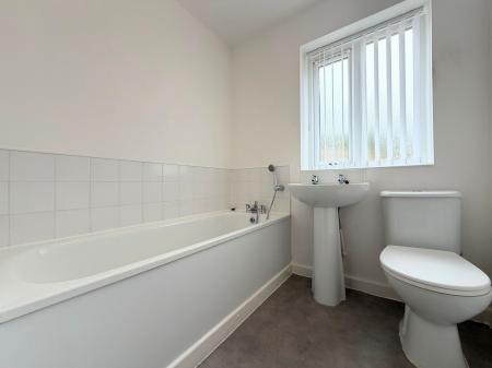 2 bedroom Flat to let in Dinas Court, Harrington Road, Huyton, L36