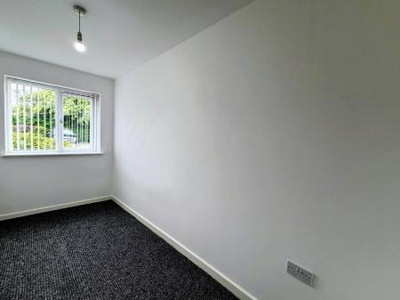 2 bedroom Flat to let in Dinas Court, Harrington Road, Huyton, L36