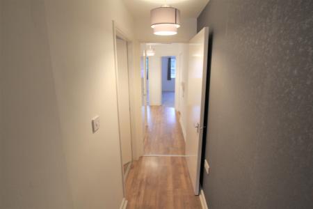 2 bedroom Flat to let in Wallace Court, Wallace Drive, Huyton, L36