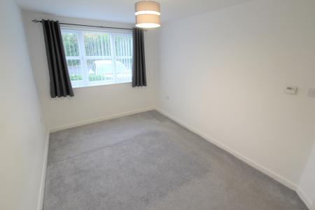 2 bedroom Flat to let in Wallace Court, Wallace Drive, Huyton, L36