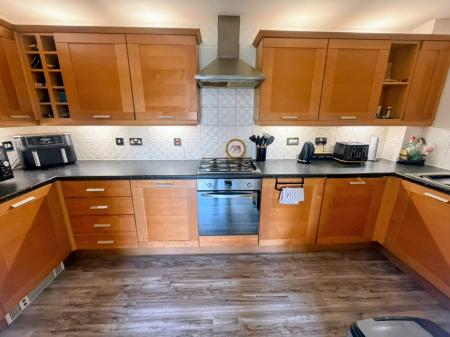 2 bedroom Flat to let in Riverside, Aigburth L17