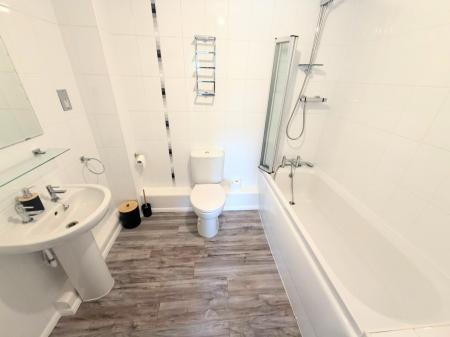 2 bedroom Flat to let in Riverside, Aigburth L17