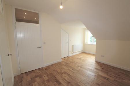 2 bedroom Apartment to let in Mckennas View, Prescot, L34