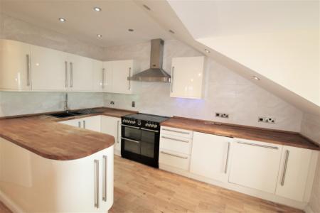 2 bedroom Apartment to let in Mckennas View, Prescot, L34