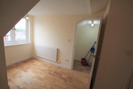 2 bedroom Apartment to let in Mckennas View, Prescot, L34